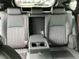 「中古車ハイブリッド保証」付き。ハイブリッド機構を無償で保証します。保証期間は、初度登録年月から10年目まで、またはロングラン保証が終わってから3年間。ただし累計走行距離が20万km以内です。