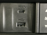 (Type-C〈3A〉)USBチャージャー搭載。スマートフォンなどの充電にとっても便利です