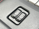 【シートヒーター】寒い日に重宝するシートヒーター!エアコンより早く温まってくれるので寒がりの人も安心ですね♪エアコンの温風は乾燥するから苦手、という方にもをおすすめです。