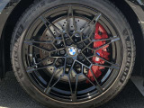 BMW純正19/20インチホイール。洗練されたデザインで、足元の個性を引き立てます。
