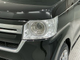 LEDヘッドライトは、点灯の瞬間から最大光量を発揮し、突然暗くなるトンネルなどでの安定感を高めます。