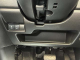 インパネアンダートレー(運転席)