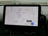 DCM(専用通信機)を装備したコネクティッドナビです。なお無償でのご利用期間は限定(令和11年3月まで)されています。詳しくは営業スタッフにお問い合わせください。