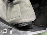痛みの出やすい運転席シートの角、フロアマット、座面、ともに良好です