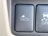 【三菱e-Assist】走行中に前方の車両等を認識し、衝突しそうな時は警報とブレーキで衝突回避と被害軽減をアシスト。より安全にドライブをお楽しみいただけます。