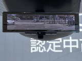 後席の人や荷物などで後方の視界が遮られてもインテリジェントルームミラーで後方カメラの映像が映りますので後方確認が良好です。