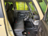 運転席シート廻りは使用感も少なく、良好な状態となっています。丁寧に使われていたことがよくわかりますね。