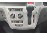 トヨタならではの「3つの安心」をセットにした『トヨタ認定中古車』です。「まるごとクリーニング」「車両検査証明書」「ロングラン保証」付き。