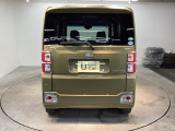 エンジン・ミッション等の主要機関から車内の快適装備、オイル等の消耗品に至るまで、国家整備士が点検整備を行います。