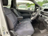 ゆったりと乗り心地の良い運転席です。長距離でもしっかりサポートしてくれます。