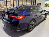 【BMWの伝統-3】BMWのお車は、&ldquo;駆け抜ける歓び&rdquo;を体現しております。走行の安定性とコーナリングの良さを追求し、思い通りにハンドルの操作可能です。