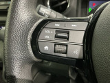 ステアリングにオーディオ操作スイッチが付いています。オーディオ画面に直接タッチしなくても操作が出来ますので、運転に集中できます。