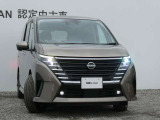 アダプティブLEDヘッドライト。フロントカメラで前方の状況を検知し対向車や先行車に眩しい思いをさせることなく必要なところだけを遠くまで照射します。