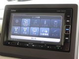 ナビゲーションは純正メモリーナビ(VXM-194VFi)を装着しております。AM、FM、CD、DVD再生、Bluetooth、フルセグTVがご使用いただけます。初めて訪れた場所でも安心ですね!