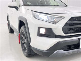 フォグランプ装着車です。暗い夜道の車両前方を明るく照らします