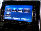 CD、DVD、Bluetooth、AM、FM、AUX、スマートフォン接続ができます。