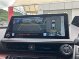 パノラミックビューモニター付きです。車両を上から見たような映像をディスプレイオーディオ画面に表示。運転席からの目視だけでは見にくい、車両周辺の状況をリアルタイムでしっかり確認できます。