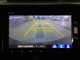 【バックカメラ】運転が苦手な方も車庫入れラクラクです!ギアをリバースに入れれば自動的に切り換わりますので、面倒な操作は不要です♪狭い駐車場もお車を傷つけず安心ですね!