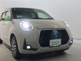 高輝度で点灯速度が速く、しかも消費電力の少ないLEDヘッドライトが装備されています!LEDの明るい光が走行中の視界の確保をサポートして、夜のドライブがより楽しく安全に運転できます♪