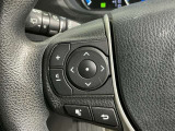 ステアリングにオーディオ操作スイッチが付いています。オーディオ画面に直接タッチしなくても操作が出来ますので、運転に集中できます。