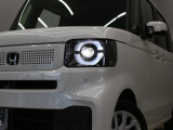 【LEDヘッドライト】悪天候や夜間走行時も良好な視界を確保し安心して運転できる高輝度LEDヘッドライトを装備!点灯速度が早く、消費電力も抑えられています!!