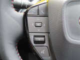 ブルートゥースに接続すれば、スマホに入れている音楽が聞けたり運転中に電話がかかってきてしまった場合もハンドルから電話を取ることができます!