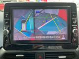 『アラウンドビューモニター』はスムーズな駐車と安全確認をサポートします。