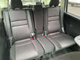ゆったりしたリヤシート。足元空間も広くリラックスしてドライブが楽しめます