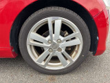 【純正ホイール】純正設計ならではの美しいデザインと精密な仕上げで、車両全体のスタイリングを引き立てます。