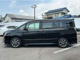 写真では分かり難いキズや凹みがある場合も御座います。現車の確認をオススメしておりますので、是非一度ご来店下さい。スタッフ一同お待ちしております。