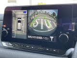 アラウンドビューモニターは、まるで上空から見たような映像で駐車をサポート!苦手な駐車も心強いですね!