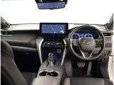 オシャレなインテリアで運転する気分も盛り上がりますよね^^