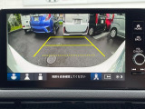 車庫入れ時に安心のバックカメラがついています。