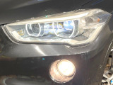●LEDヘッドライト:夜間走行時も良好な視界を確保し安心して運転できる高輝度LEDヘッドライトを装備!点灯速度が早く、消費電力も抑えられています。
