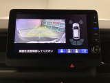 バックモニター付きで車庫入れもラクラク♪