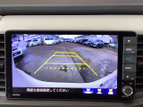 後方確認はバックカメラにお任せ♪後退時に便利で、駐車が楽になります♪
