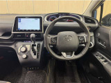 運転しやすいインパネ周りです。見やすいレイアウトで快適なドライブをサポートします☆☆