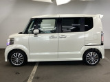 スライドドアなら狭い駐車場でもドアをぶつける心配がありません。ステップが低く乗り降りもしやすいです。