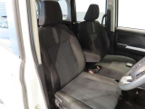 見通しのよいすっきりとした視界で、誰でも運転しやすいです。運転のしやすさは疲れにくさにも繋がりますよ♪