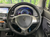 【純正革巻きステアリング】上質な革を使用することで、手にしっかり馴染みとても運転しやすいハンドルです♪