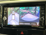 【アラウンドビューモニター】専用のカメラにより、上から見下ろしたような視点で360度クルマの周囲を確認することができます☆死角部分も確認しやすく、狭い場所での切り返しや駐車もスムーズに行えます。