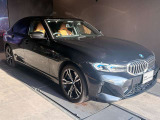 【BMWの伝統-1】BMWの特徴的な&ldquo;キドニーグリル&rdquo;は、80年以上続く伝統の形でございます。変わらないこだわりのデザインが、プレミアムブランド&ldquo;BMW&rdquo;を創り出します。