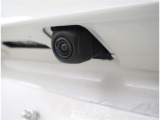 バックカメラが付いているので後方確認が非常にしやすいです。今や運転初心者も熟練者も必須装備!ついていて損はないですね♪