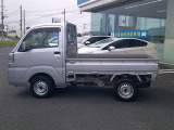 新車・中古車を取り揃えてお客様のご来店をスタッフ一同お待ちしております。