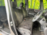運転席シート廻りは使用感も少なく、良好な状態となっています。丁寧に使われていたことがよくわかりますね。