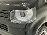 LEDヘッドライトは、点灯の瞬間から最大光量を発揮し、突然暗くなるトンネルなどでの安定感を高めます。