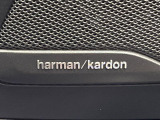 ●harman/kardonサウンドシステム:オーディオ専門メーカーが手掛けるプレミアムスピーカーを装備。多数のスピーカーから、音の粒立ちまで分かる高品質な音楽をお楽しみいただけます。