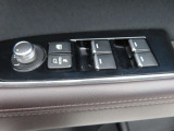 運転席のパワーウインドースイッチ部です。よく触れる場所だからこそ、使用状態があらわれますよね。ぜひこうした所もチェックしてください。