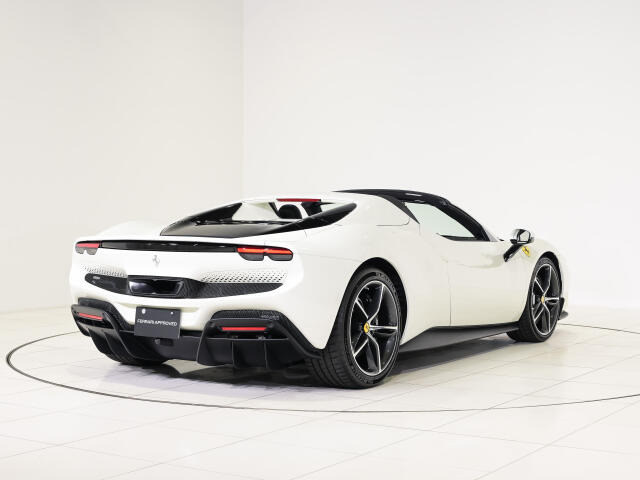 フェラーリ 296GTS F1 DCT の中古車詳細 (500km, ビアンコアヴス, 大阪