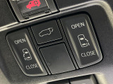 【両側パワースライドドア】スマートキーや運転席のスイッチで後席両側スライドドアの開閉が可能♪電動だから力を入れてドアを開ける必要が無く、小さなお子様でも簡単に開け閉めでき快適です♪
